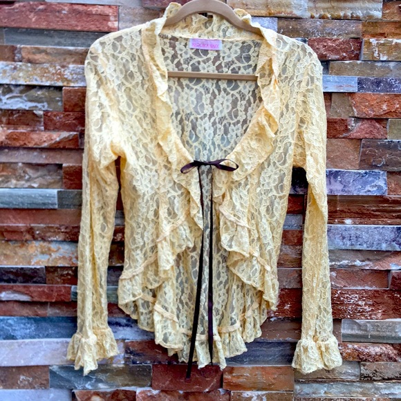 Marrika Nakk Tops - Marrika Nakk yellow romantic top.